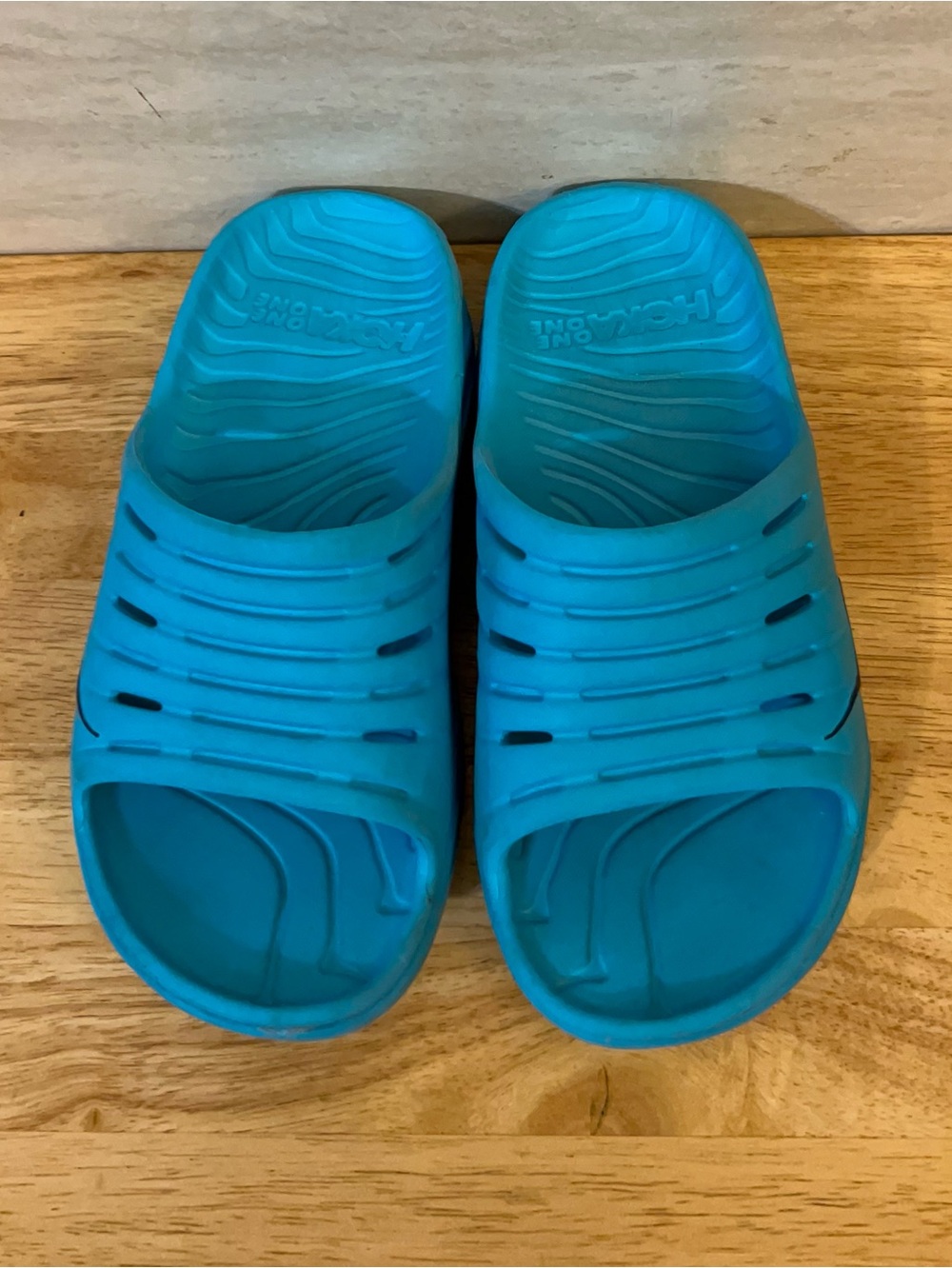 HOKA Ora Recovery Slides.